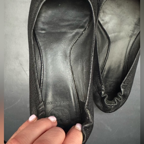Tory Burch Black Flats with tone on time logo | Size 8 - Picture 8 of 10